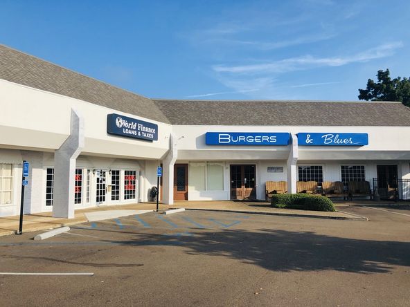 Centre Park: 1060 E County Line Rd, Ridgeland, MS 39157
